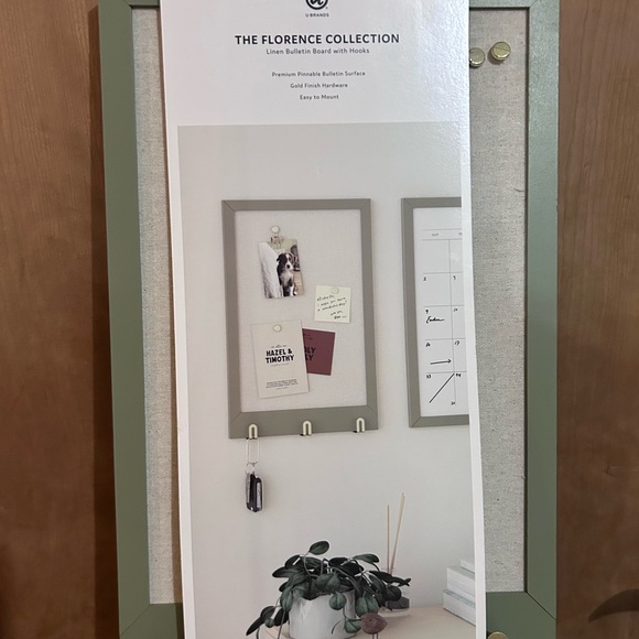 Green Wall Decor Hooks - Picture 2 of 8